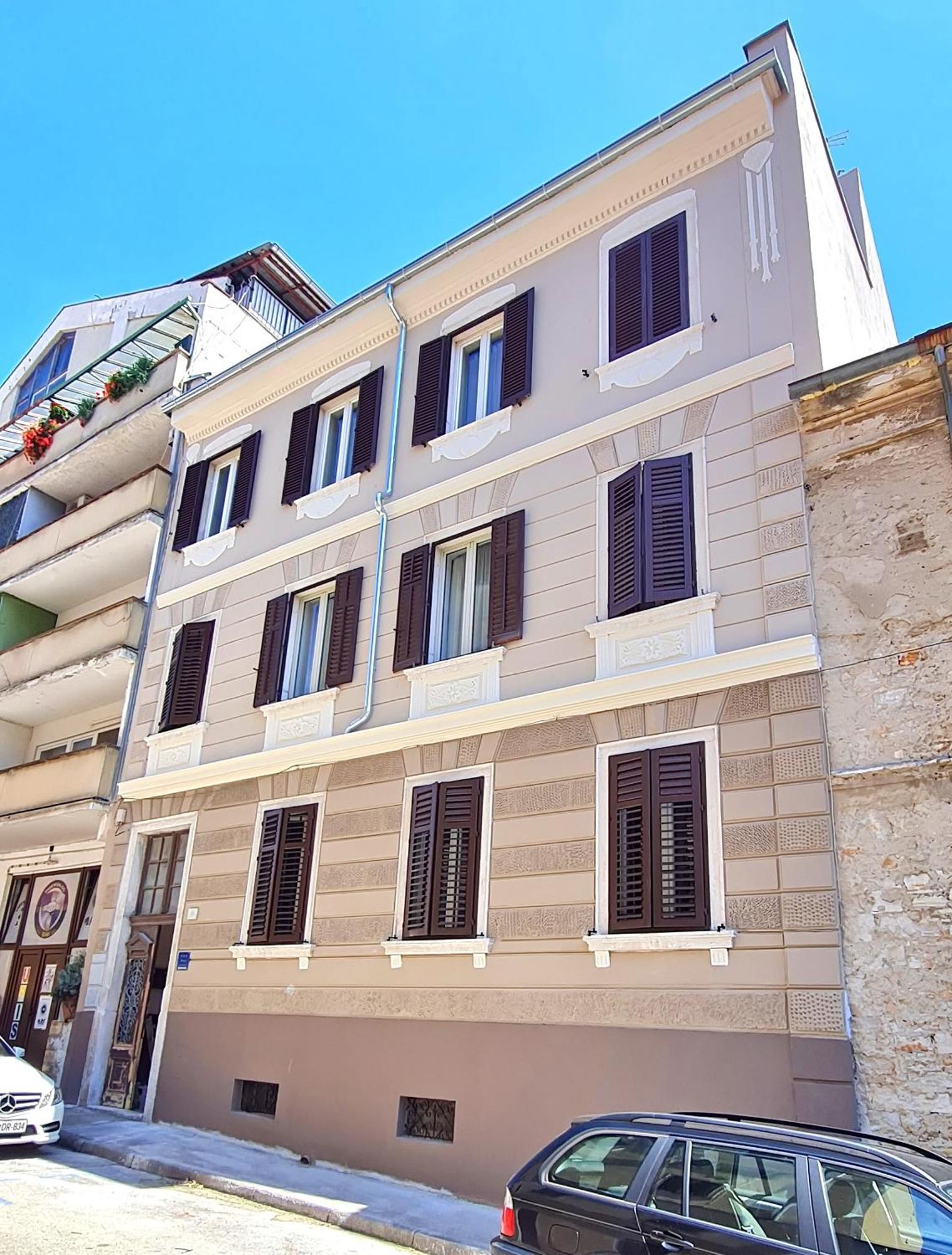 Apartments Epulon Pula Exterior photo